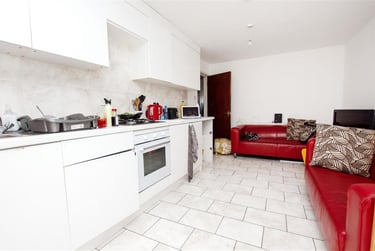 5 bed house, Keneggy Mews, Selly Park, Birmingham, B297AQ - Image 2