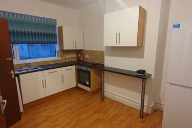 2 bed flat, 3, 18, Cathays, Cardiff, CF244BZ - Image 4