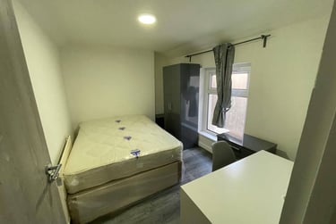 4 bed house, N/A, Adamstown, Cardiff, CF240JA - Image 5