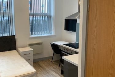 1 bed flat, Llanfair House, St Mary's Square, Swansea, SA13LP - Image 2