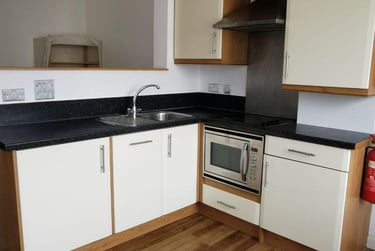 1 bed studio, City Centre, Neath, Swansea, SA15HN - Image 1