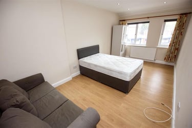 2 bed house, Oak Tree Lane, Selly Oak, Birmingham, B296HX - Image 3