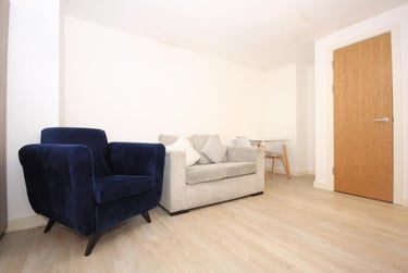 1 bed studio, 16 Cross Street, City Centre, Preston, PR13LT - Image 1
