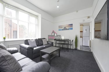 6 bed house, Salford, Seedley, M67NU - Image 1