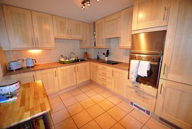 1 bed flat, Cardiff Bay, Cardiff, CF105LQ - Image 3