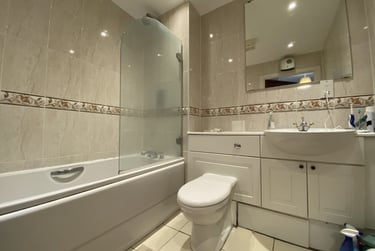 1 bed flat, Cardiff Bay, Cardiff, CF105LQ - Image 6