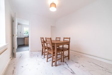 5 bed house, Cathays, Cardiff, CF244QJ - Image 1