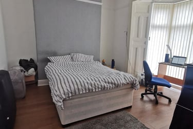 5 bed house, Brynmill, Swansea, SA14LN - Image 1