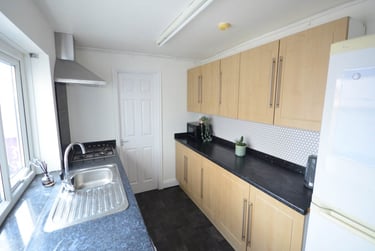 4 bed house, Wavertree, Liverpool, L154HA - Image 2