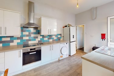 4 bed house, Fosse Road South, City Centre, Leicester, LE30FW - Image 4