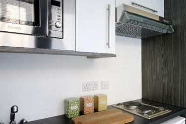 1 bed flat, Studio (With Private Balcony), Helmdon Road, City Centre, Leicester, LE27AL - Image 3