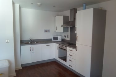 2 bed flat, Kings Road, Swansea Marina, Swansea, SA18AL - Image 1