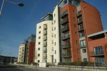 2 bed flat, Kings Road, Swansea Marina, Swansea, SA18AL - Image 2