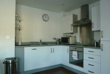 2 bed flat, Kings Road, Swansea Marina, Swansea, SA18AL - Image 4
