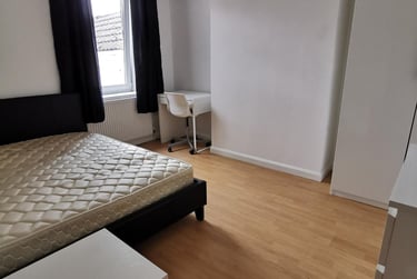 4 bed house, Sandfields, Neath, Swansea, SA13JF - Image 7