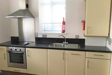 1 bed studio, City Centre, Neath, Swansea, SA15HN - Image 4