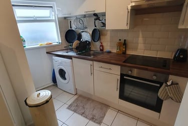 2 bed flat, 2, 18, Adamstown, Cardiff, CF240EQ - Image 2