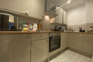 2 bed flat, Adamsdown, Adamstown, Cardiff, CF240EZ - Image 2