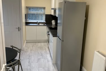 3 bed house, St Thomas, Swansea, SA18HH - Image 1