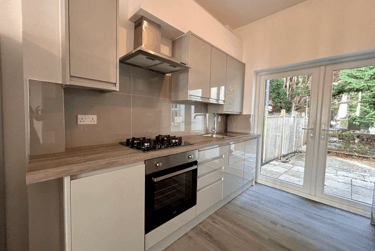 6 bed house, N/A, Cathays, Cardiff, CF244QB - Image 3