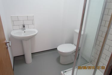 1 bed flat, Llanfair House, St Mary's Square, Swansea, SA13LP - Image 5