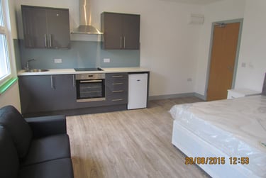 1 bed flat, Llanfair House, St Mary's Square, Swansea, SA13LP - Image 1