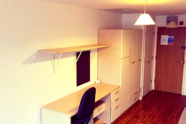 1 bed studio, City Centre, Neath, Swansea, SA15HN - Image 5