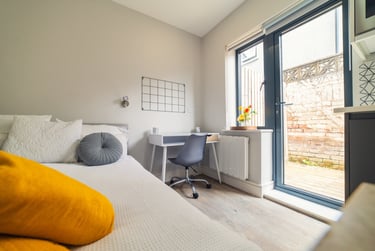 1 bed flat, Cathays, Cardiff, CF103EE - Image 3