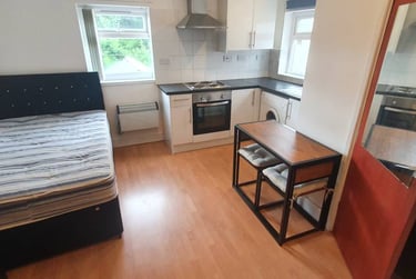1 bed studio, 3, 95, Cathays, Cardiff, CF244HT - Image 1