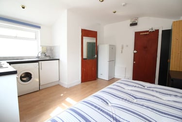 1 bed studio, 3, 95, Cathays, Cardiff, CF244HT - Image 2