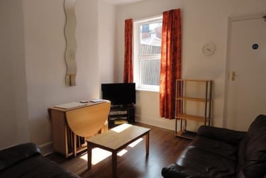 4 bed house, North Road, Selly Park, Birmingham, B296AN - Image 2