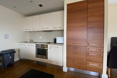 2 bed flat, Cardiff Bay, Cardiff, CF104RG - Image 3