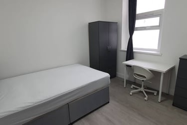 5 bed house, N/A, Adamstown, Cardiff, CF241NX - Image 6