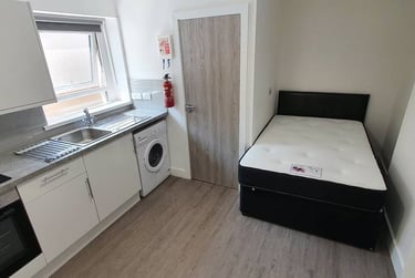 1 bed studio, 3, 19, Adamstown, Cardiff, CF240EU - Image 1