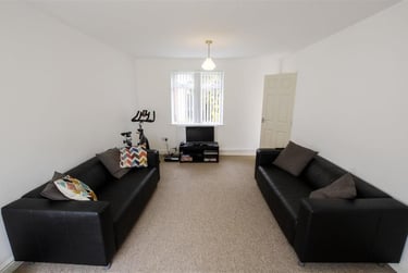 4 bed house, Leahurst Crescent, Harborne, Birmingham, B170LG - Image 1