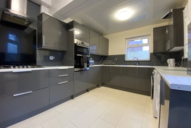 6 bed house, Roath, Plasnewydd, Cardiff, CF243JL - Image 1