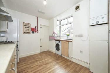 5 bed house, Salford, Pendleton, M67DU - Image 2