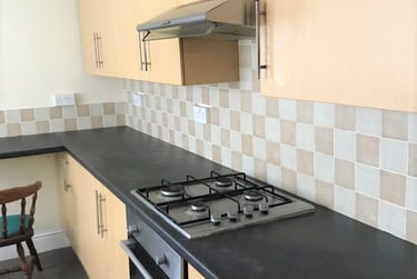 4 bed house, Brynmill, Swansea, SA14LW - Image 1