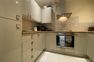 2 bed flat, Adamsdown, Adamstown, Cardiff, CF240EZ - Image 2