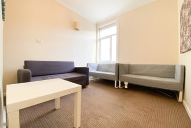 3 bed flat, Roath, Plasnewydd, Cardiff, CF243BQ - Image 2