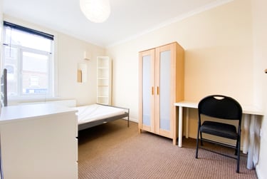 3 bed flat, Roath, Plasnewydd, Cardiff, CF243BQ - Image 3