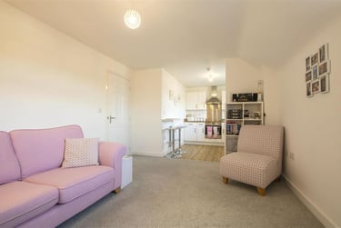 2 bed flat, Escelie Way, Selly Oak, Birmingham, B296GP - Image 3