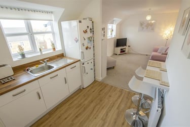 2 bed flat, Escelie Way, Selly Oak, Birmingham, B296GP - Image 4