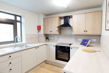 2 bed flat, Oxford Street, City Centre, Leicester, LE15XW - Image 2