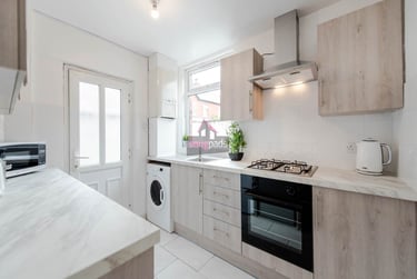 3 bed house, Salford, Irlams O' Th' Height, M67FQ - Image 1