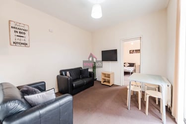 3 bed flat, Salford, Seedley, M67EW - Image 4