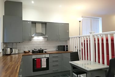 2 bed flat, Sketty Road, Uplands, Swansea, SA20EU - Image 1