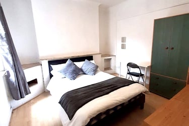 5 bed house, Brynmill, Swansea, SA20AF - Image 1