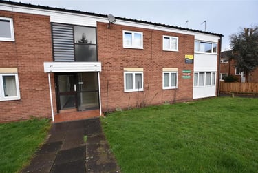 2 bed flat, Herons Way, Selly Park, Birmingham, B296TR - Image 1