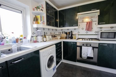 2 bed flat, Herons Way, Selly Park, Birmingham, B296TR - Image 5